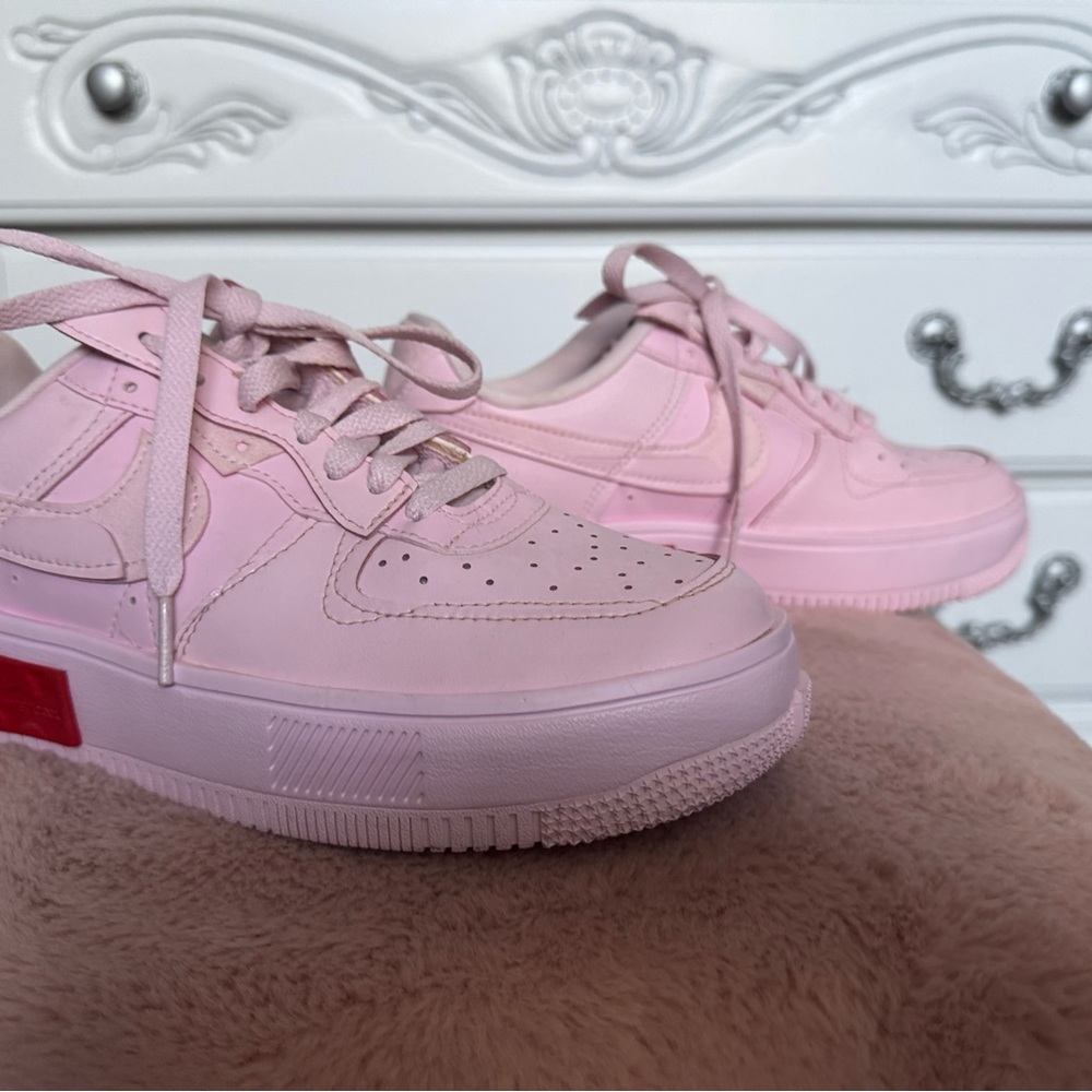 Nike Women's Light Pink Sneakers